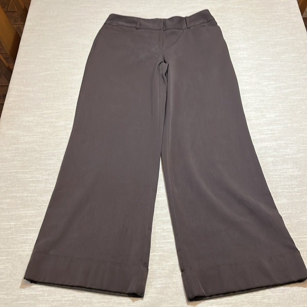 APT. 9 brown dress pants. Size 8. Waist 16” Inseam 32. 4 pockets